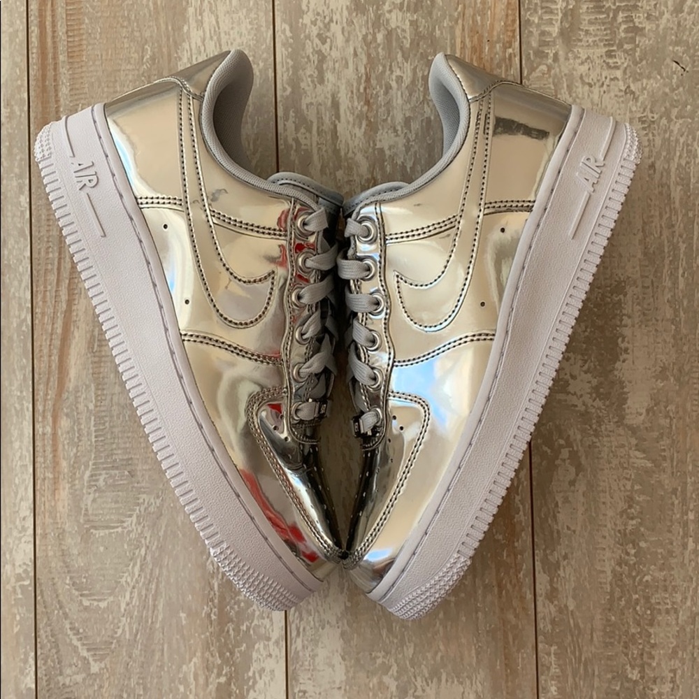 NWT Nike Air Force 1 liquid metal - Picture 3 of 8